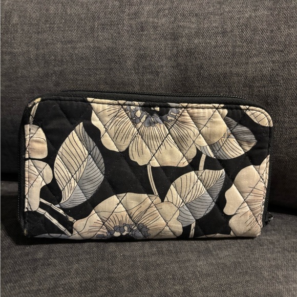 Vera Bradley Floral Quilted Wristlet Wallet - Picture 2 of 4
